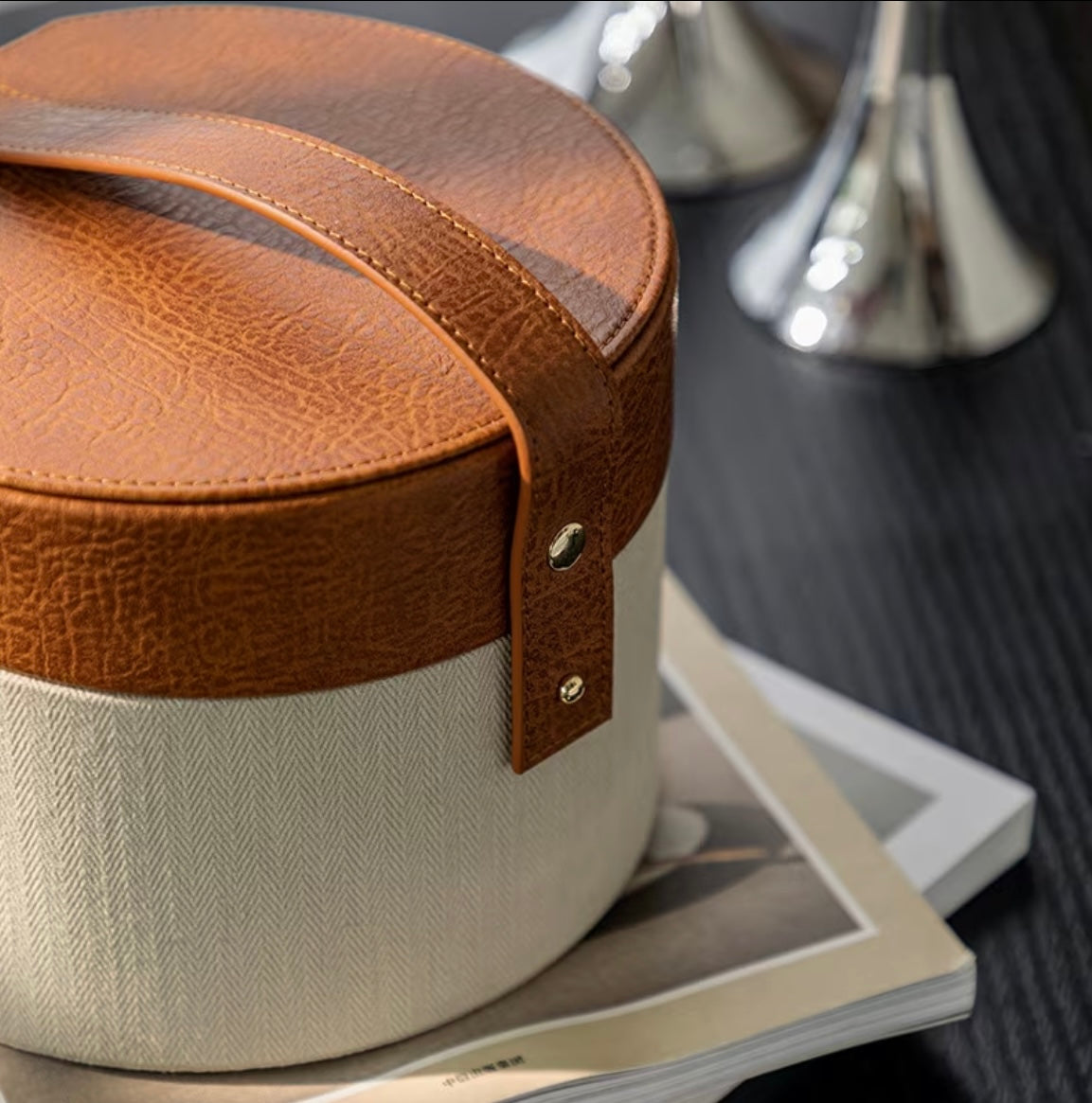 LUXORA - Rund Kosmetikväska